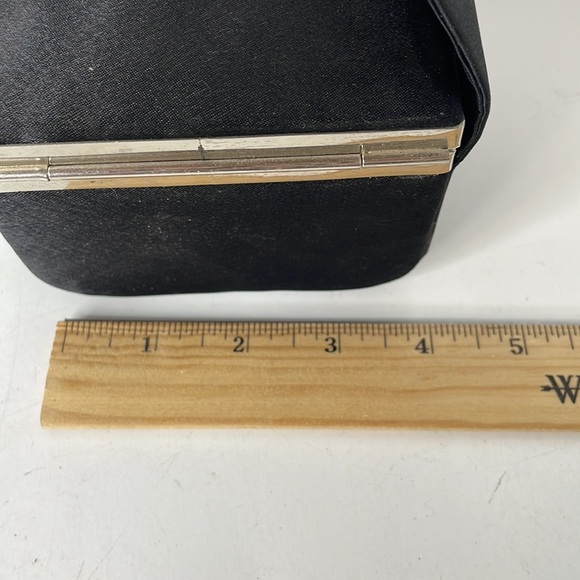 Satin evening purse, unbranded - Picture 7 of 8